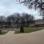 Le Marais Place Des Vosges Paris