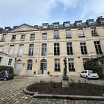 Le Marais Place Des Vosges Paris