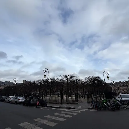 Le Marais Place Des Vosges Paris