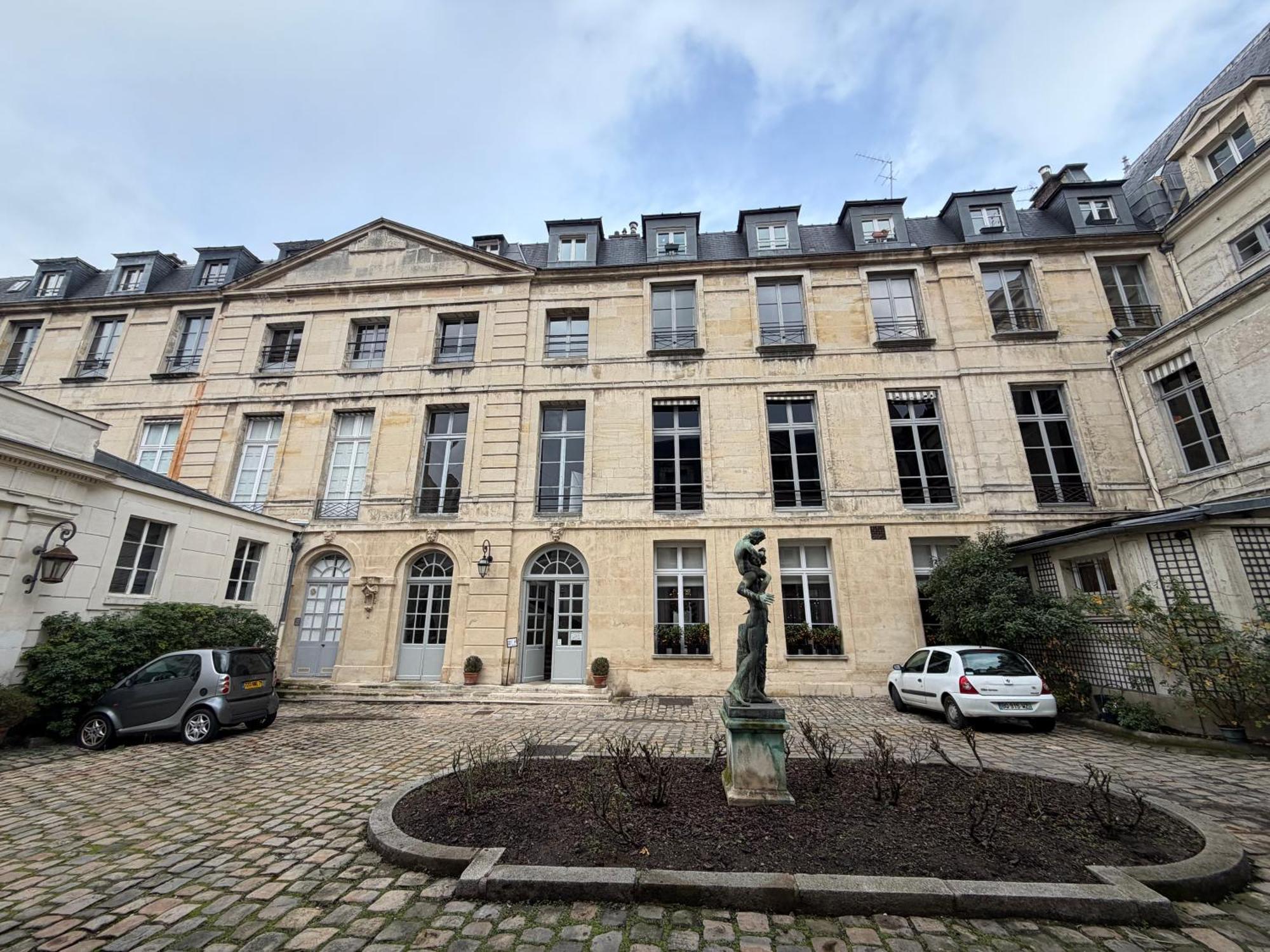 Le Marais Place Des Vosges Apartment *